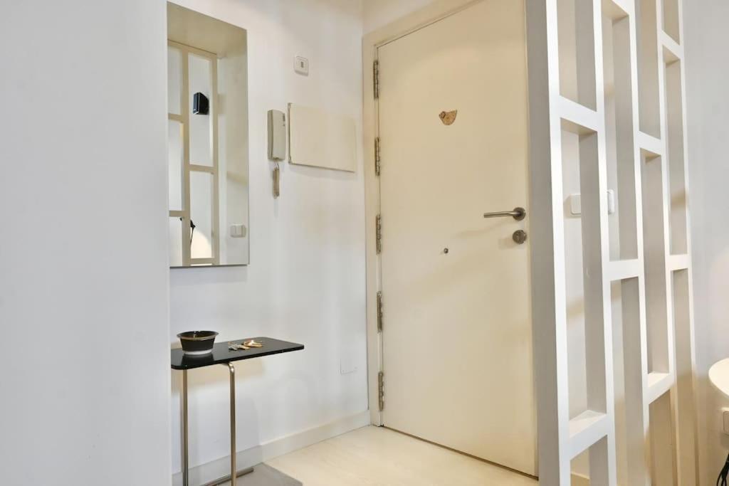 For You Rentals Apartamento Temporal Con Encanto A Pocos Metros Del Sol Myr13 Madrid Exterior foto