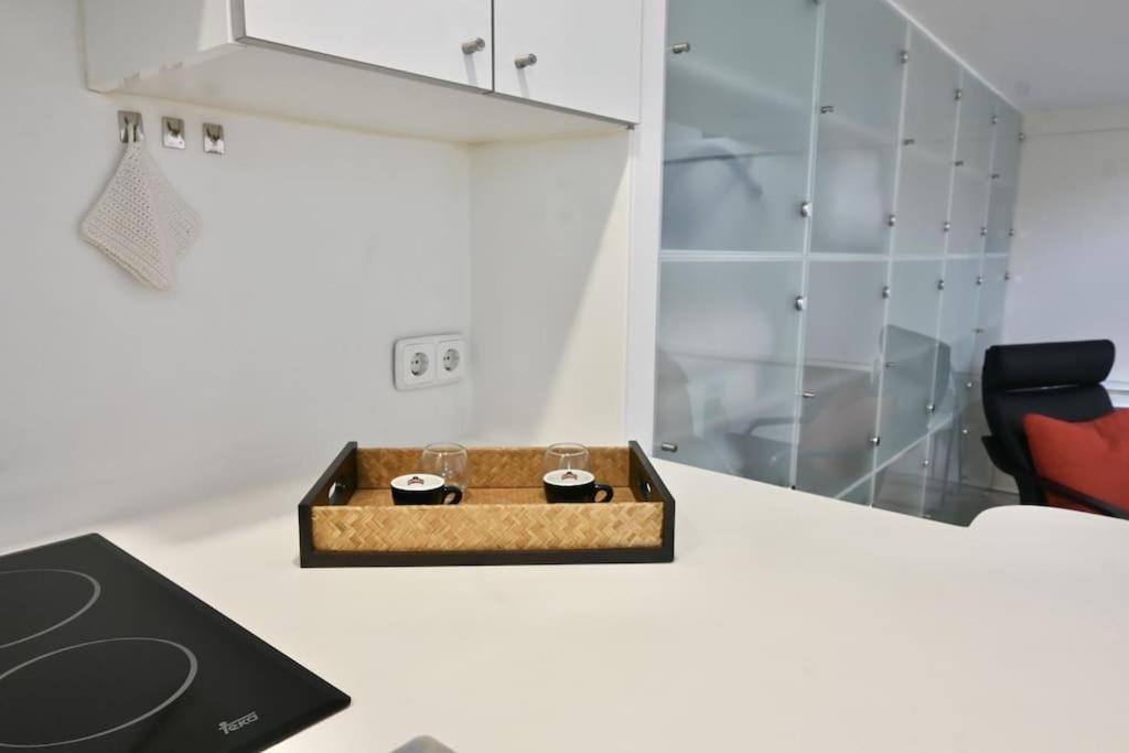 For You Rentals Apartamento Temporal Con Encanto A Pocos Metros Del Sol Myr13 Madrid Exterior foto