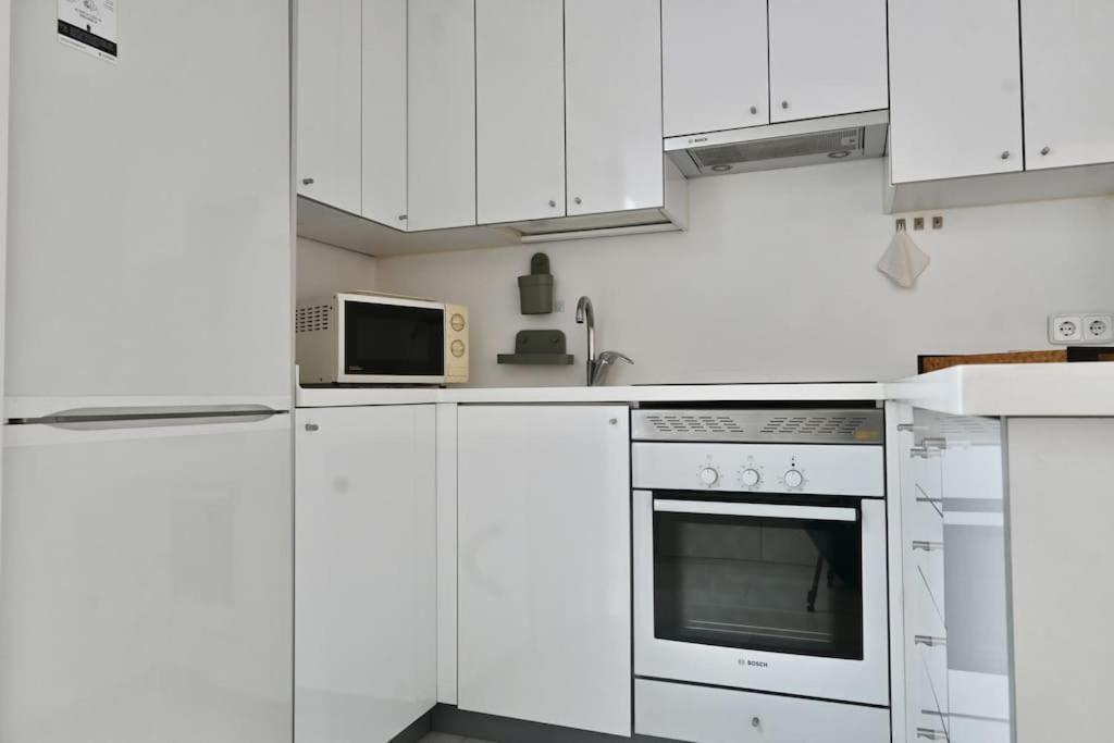 For You Rentals Apartamento Temporal Con Encanto A Pocos Metros Del Sol Myr13 Madrid Exterior foto